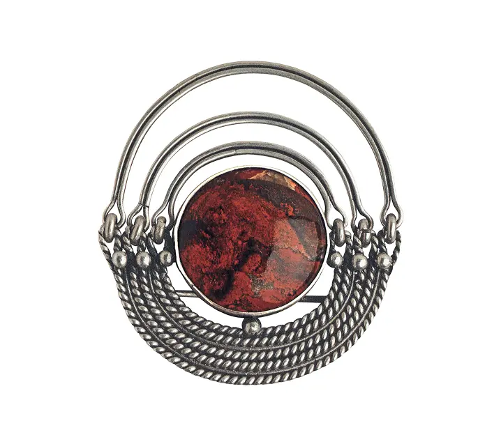 Мария Тоне. Брошь