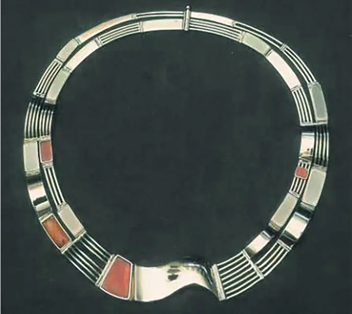 Мария Тоне. Колье