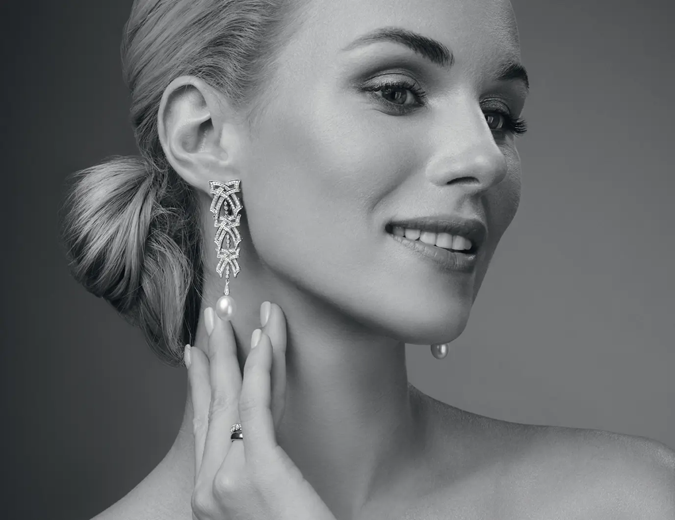 Серьги из коллекции “Драгоценное наследие”. Золото 585, бриллианты, жемчуг.