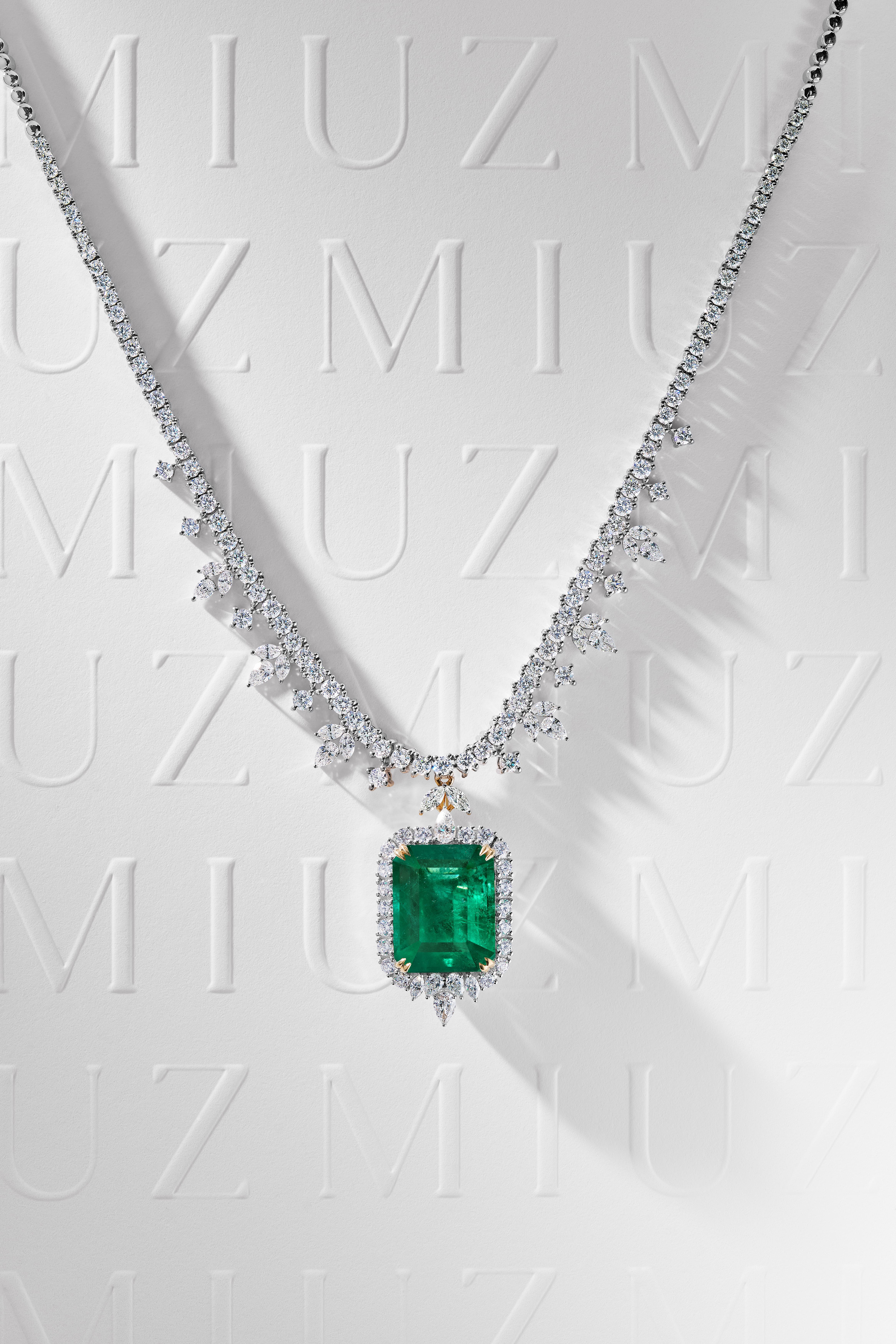 Украшение с изумрудом