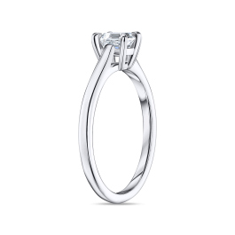 Кольцо с бриллиантом