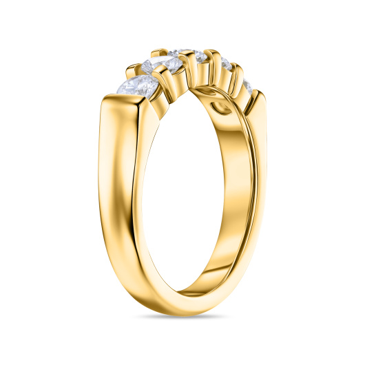 Кольцо с бриллиантом