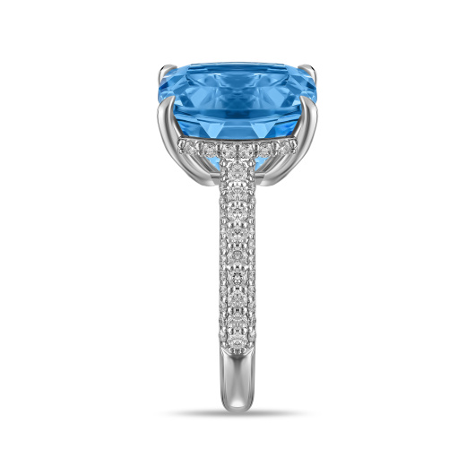 Кольцо с топазом и бриллиантами