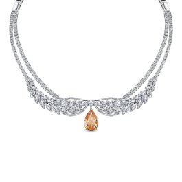 Колье с бриллиантом