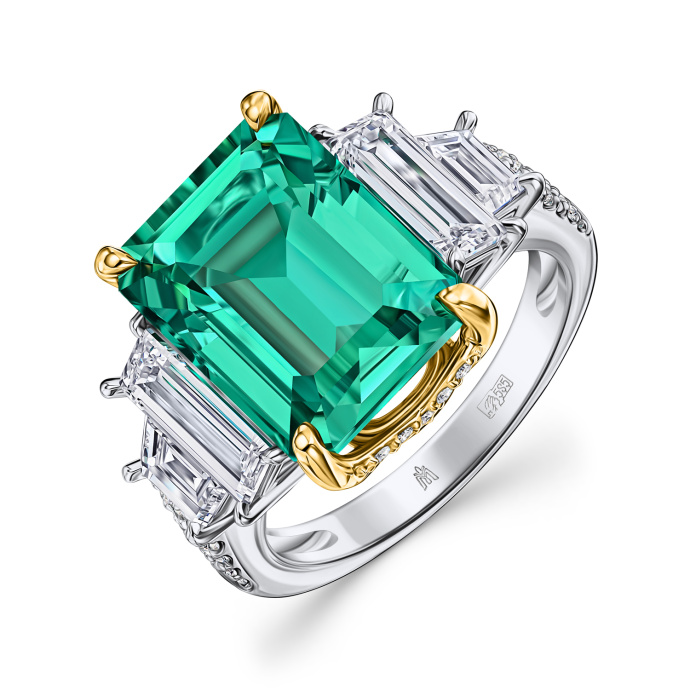 Кольцо с бриллиантом и гидротермальными изумрудами - фото 1