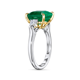 Кольцо с бриллиантами и изумрудом