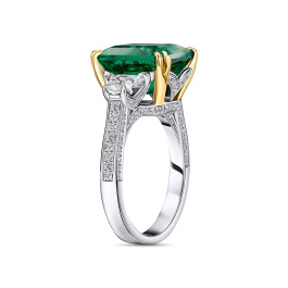 Кольцо с бриллиантами и изумрудом