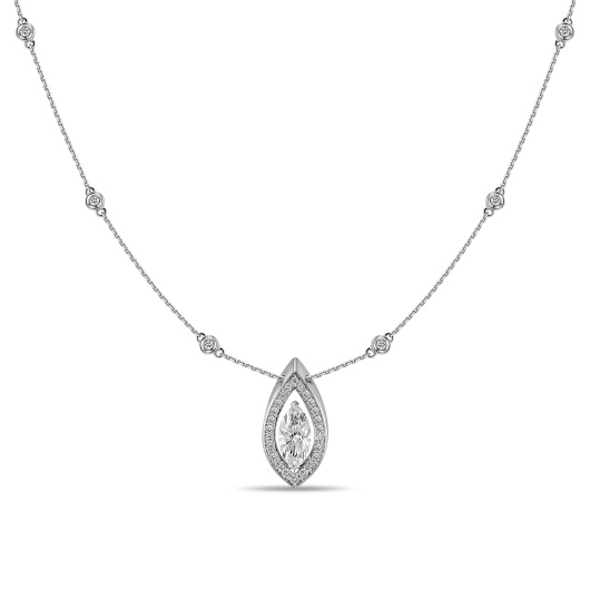 Колье с бриллиантом