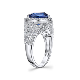 Кольцо с бриллиантами и сапфиром
