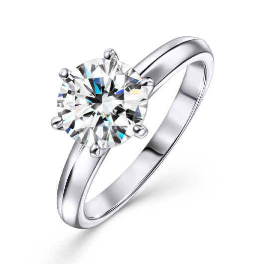 Кольцо с бриллиантом