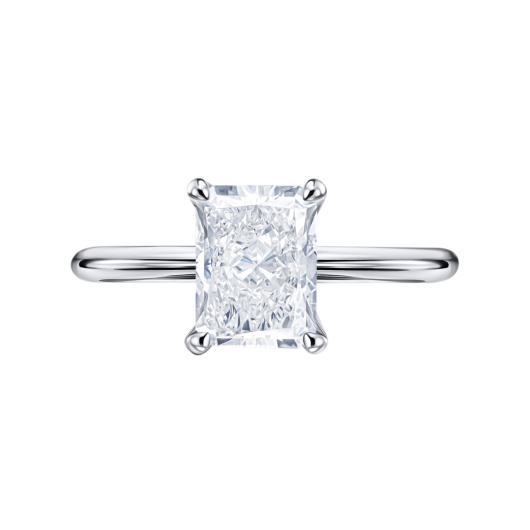 Кольцо с бриллиантом