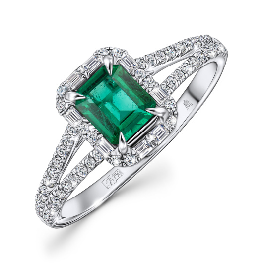 Кольцо с бриллиантами и изумрудом