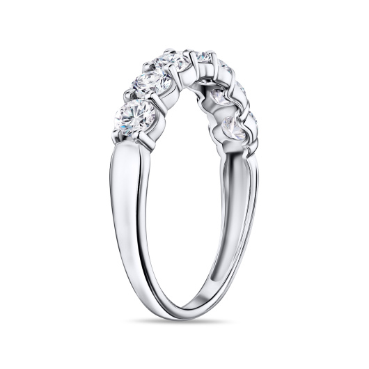 Кольцо с бриллиантом