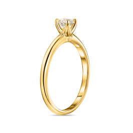 Кольцо с бриллиантом