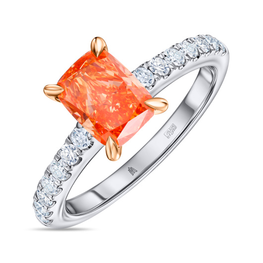 Кольцо с бриллиантом