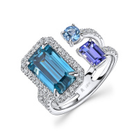 Кольцо с топазом, бриллиантами, танзанитом и цирконом - фото 1 Кольцо с топазом, бриллиантами, танзанитом и цирконом - фото 1