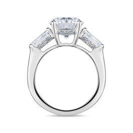 Кольцо с бриллиантом