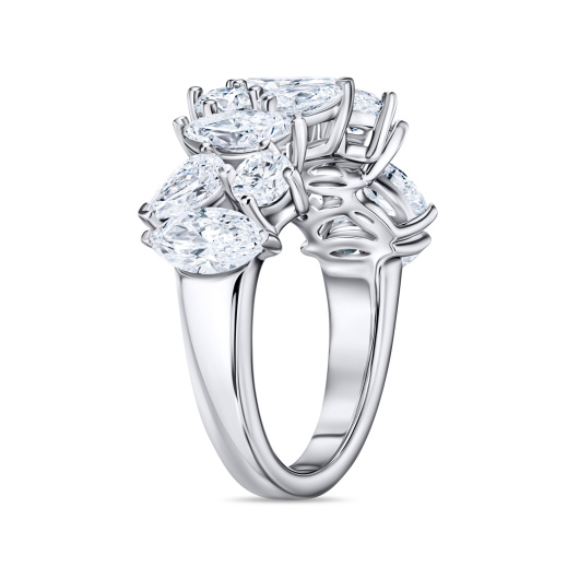 Кольцо с бриллиантом