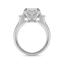 Кольцо с бриллиантом