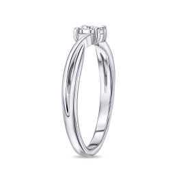 Кольцо с бриллиантом