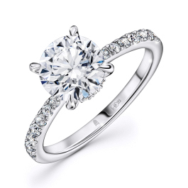 Кольцо с бриллиантом