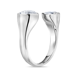 Кольцо с бриллиантом