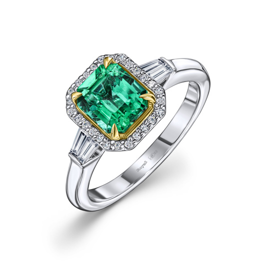 Кольцо с бриллиантами и изумрудом