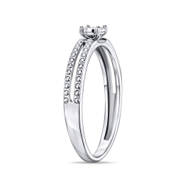 Кольцо с бриллиантом