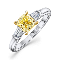 Кольцо с бриллиантом - фото 1