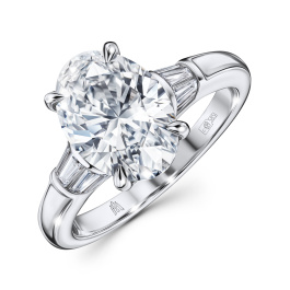 Кольцо с бриллиантом