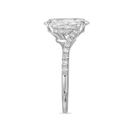 Кольцо с бриллиантом