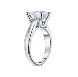 Кольцо с бриллиантом