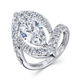 Кольцо с бриллиантом