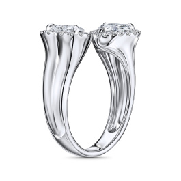 Кольцо с бриллиантом