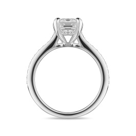 Кольцо с бриллиантом