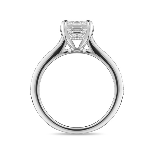 Кольцо с бриллиантом