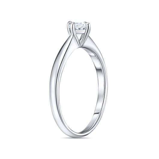 Кольцо с бриллиантом