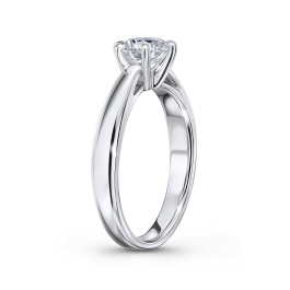 Кольцо с бриллиантом