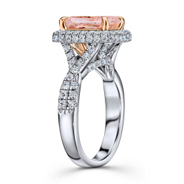 Кольцо с бриллиантом