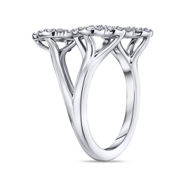 Кольцо с бриллиантом