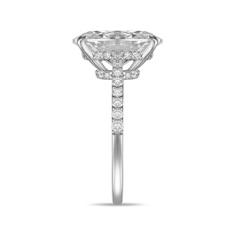 Кольцо с бриллиантом