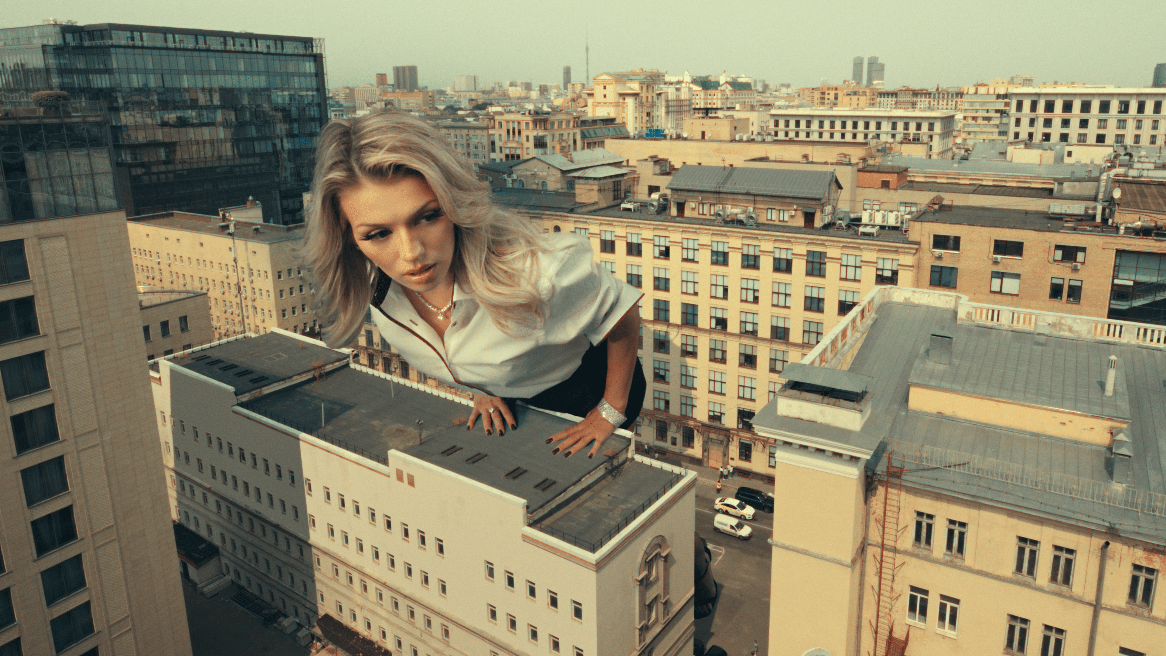 Кадр с украшениями MIUZ Diamonds